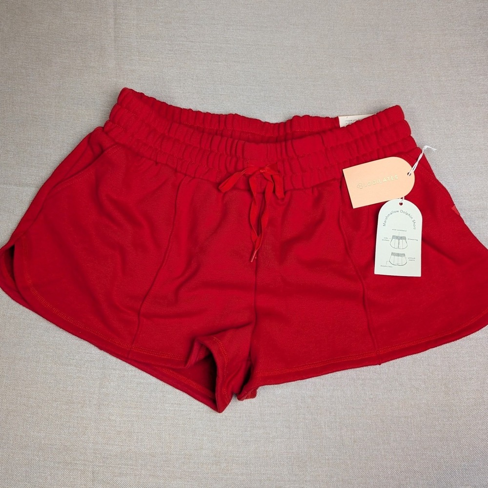 Blogilates Marshmallow Dolphin Short Womens XL Red NWT Pintuck Seams Pockets